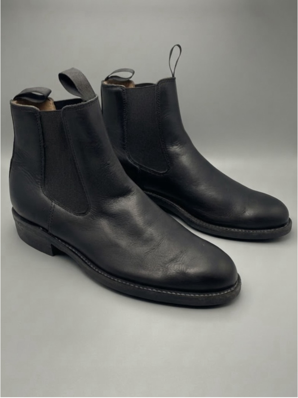 HD Russell Black Chromexcel Chelsea Boots Handmade in Canada Size 7.5